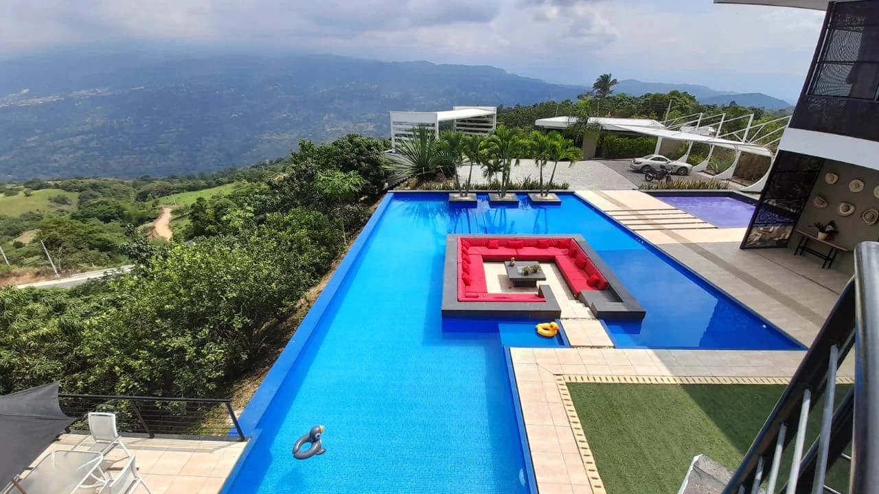 Fincas en alquiler en Cundinamarca con piscina Mansión Samoa