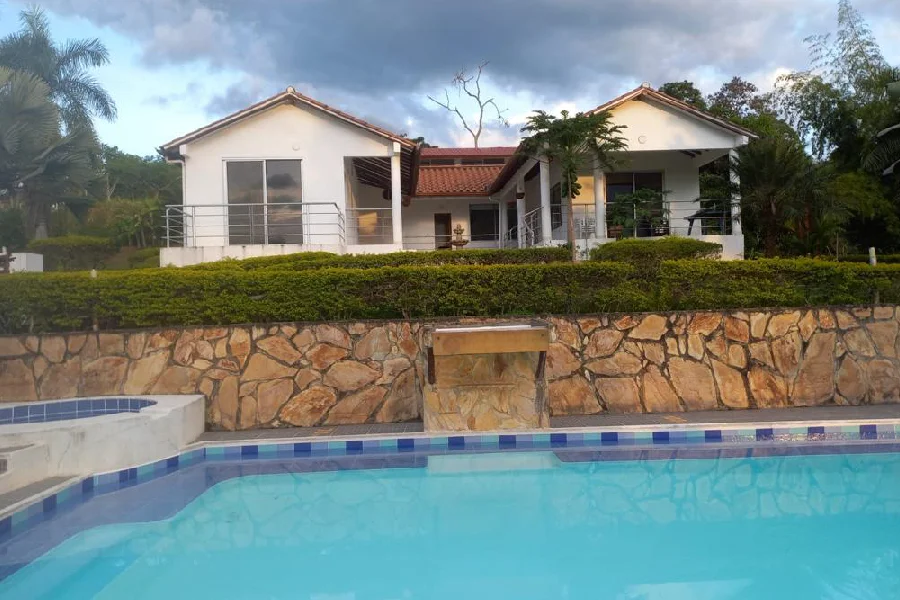 Fincas en alquiler en Cundinamarca con piscina Casa Gratamira