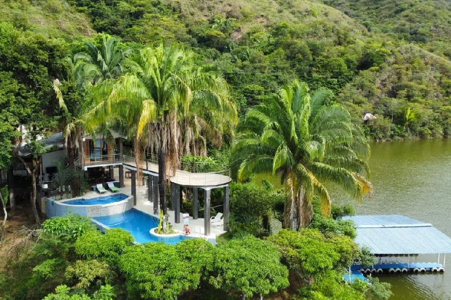 Finca Casa Paraíso del Lago en Prado